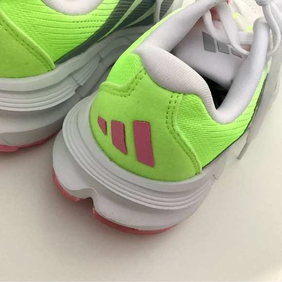 \Adidas\ NEW Women’s Questar 3 Sneakers - Picture 10 of 13
